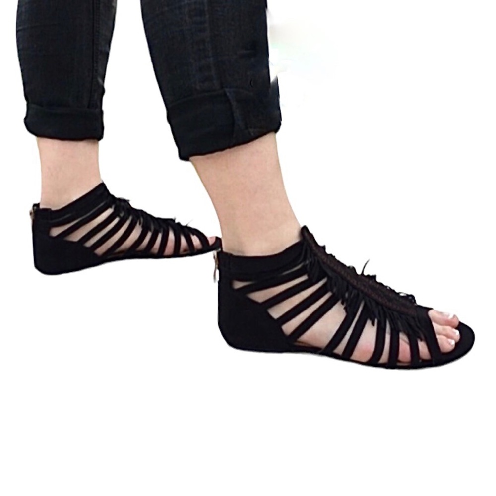 - Sandal Up Sz 5.5 Black Fringe Leather Gladiator Sandals! NEW!